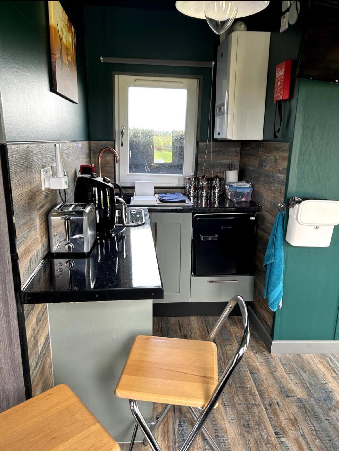 The Potter'S Rest, A Cosy Wee Cabin In The Highlands Watten Exterior photo