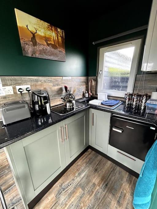 The Potter'S Rest, A Cosy Wee Cabin In The Highlands Watten Exterior photo