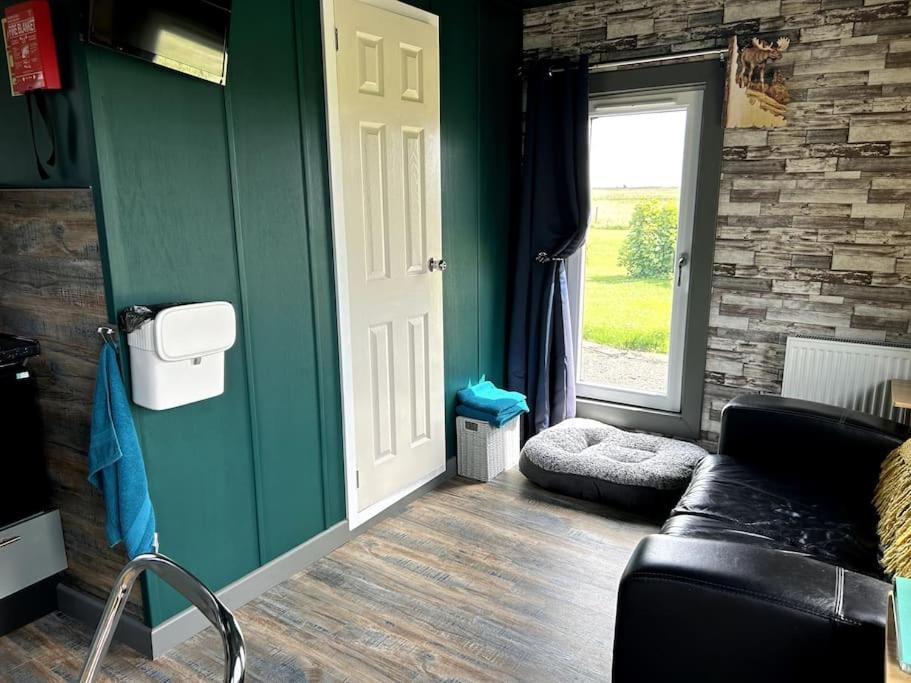 The Potter'S Rest, A Cosy Wee Cabin In The Highlands Watten Exterior photo